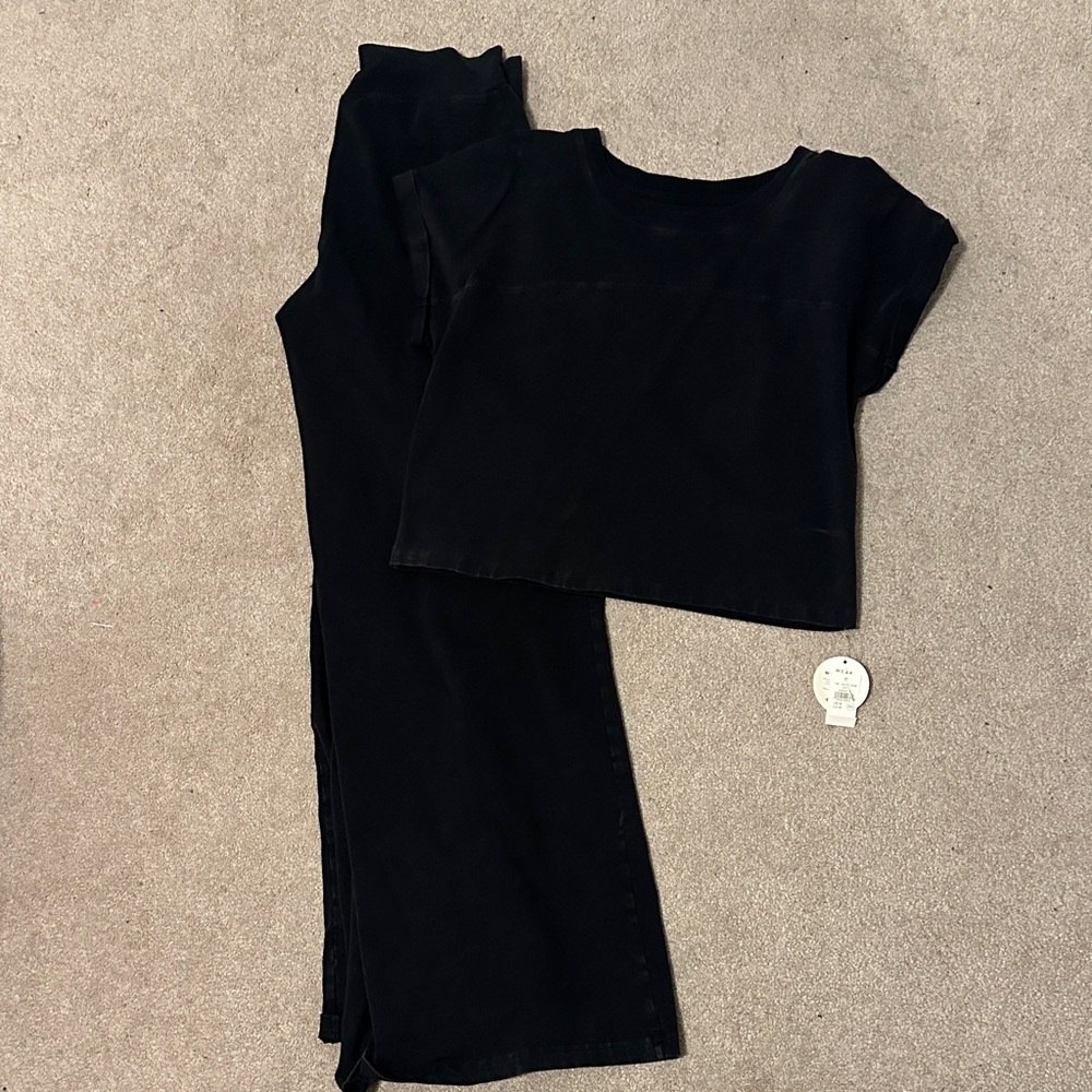 Aerie Black Lounge Set